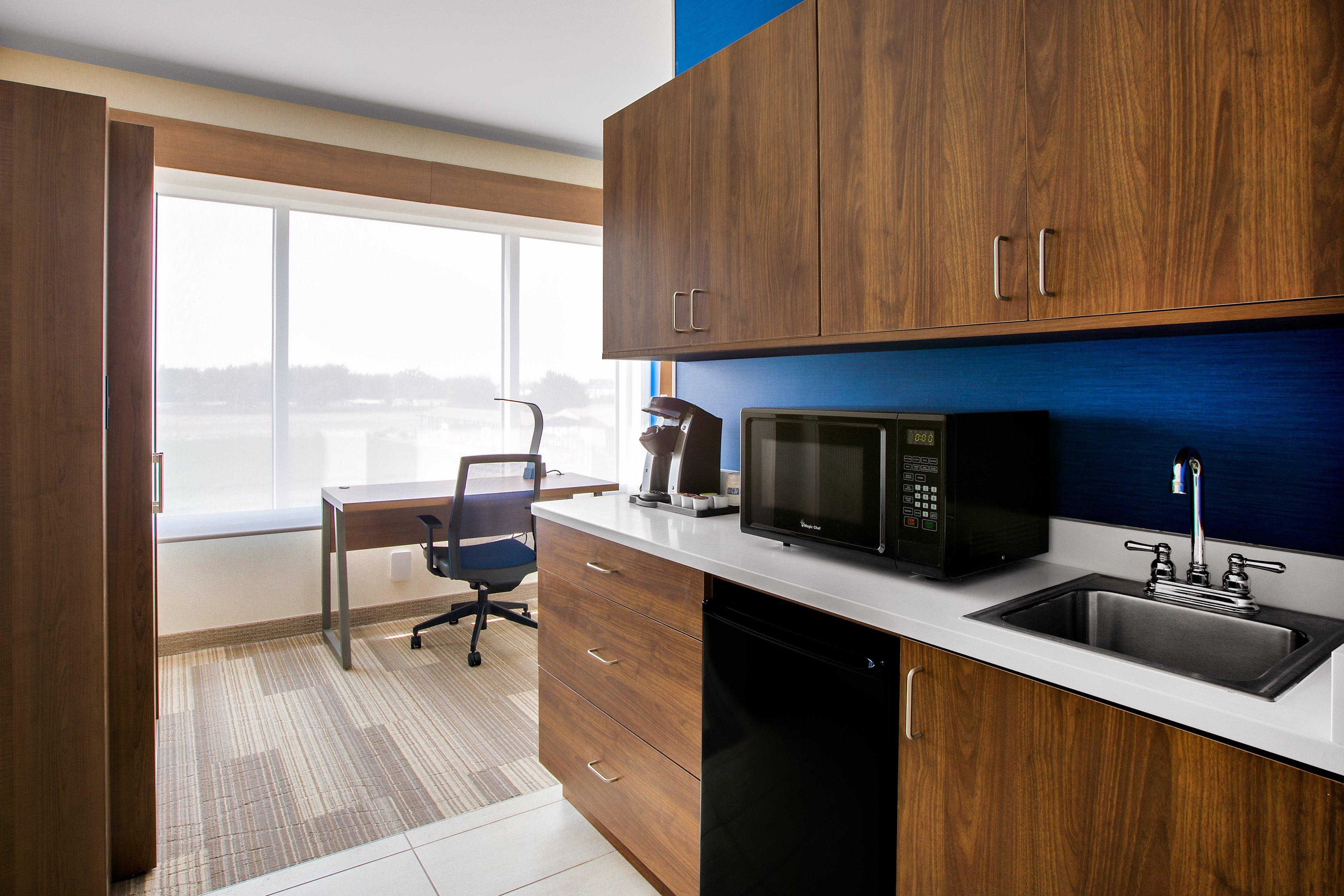 Holiday Inn Express Hotel & Suites Ontario By Ihg Exterior photo