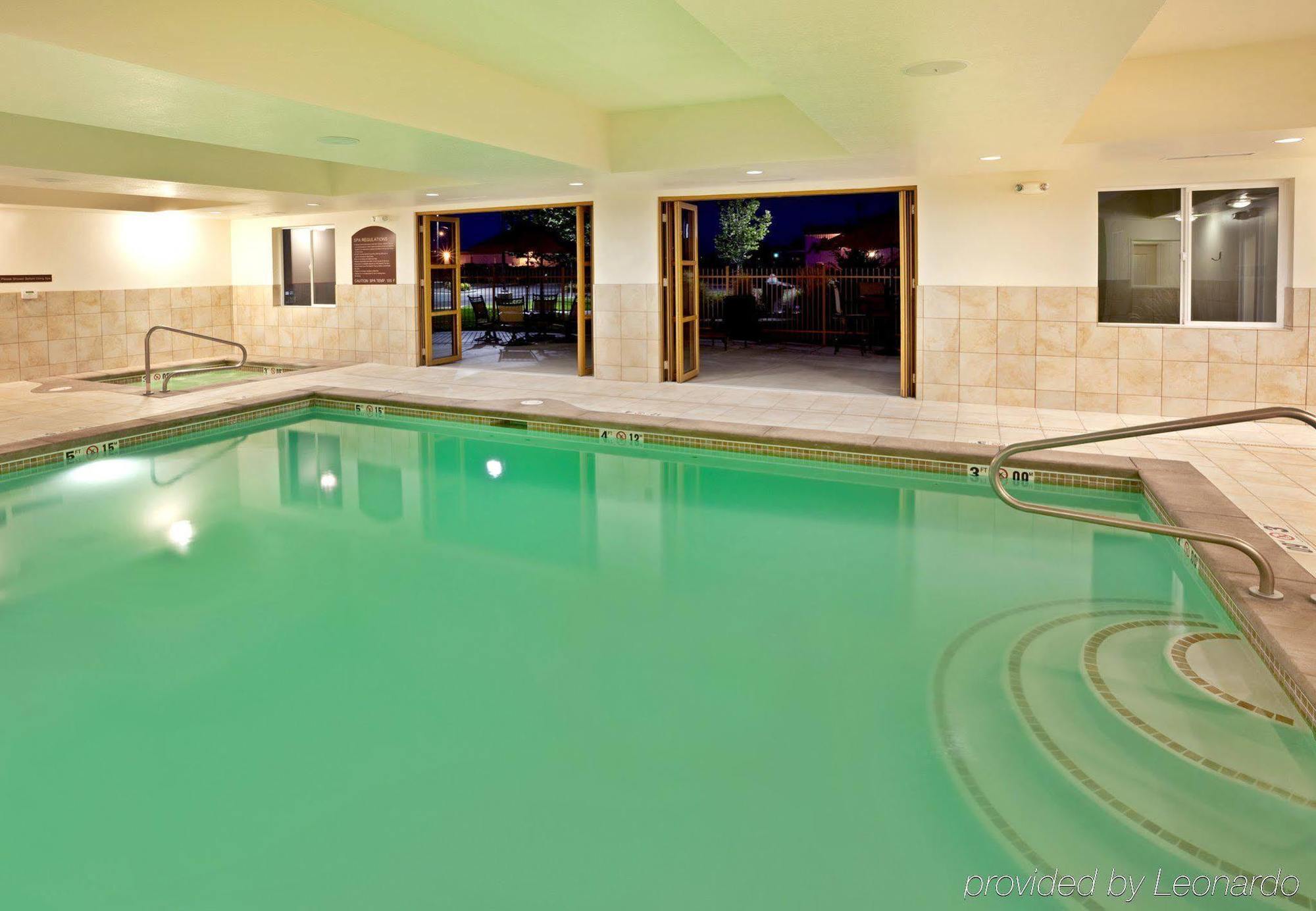 Holiday Inn Express Hotel & Suites Ontario By Ihg Exterior photo